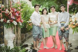 ชุดไทยเพื่อนเจ้าสาว เช่าที่แบมบี้ เวดดิ้ง ห้วยขวาง